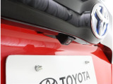 バックカメラが付いているので後方確認が非常にしやすいです。今や運転初心者も熟練者も必須装備!ついていて損はないですね♪