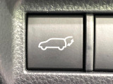 【パワーバックドア】スマートキーや運転席のボタンを押すだけでリアゲートが自動で開閉します!荷物を持っている時や、高い位置にあるバックドアを閉める際に便利な機能です♪