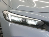 【LEDヘッドライト+デイタイムランニングランプ】主流のLEDヘッドライトに、日中でも他者からの視認性を良くするデイタイムランニングランプ装備!スタイリッシュでかっこよく仕上がっています。