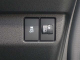 トラクションコントロールが装備されております♪すべりやすい路面での発進時や加速時にタイヤの空転を抑え、駆動力確保に貢献する機能です☆詳細は販売店スタッフまでおたずねください!