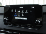 ナビゲーションは純正9インチコネクトナビを装着しております。AM、FM、Bluetooth、フルセグTVがご使用いただけます。初めて訪れた場所でも安心ですね!