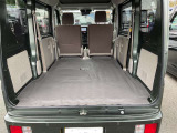 シートを倒してフルフラットに、長い荷物も楽々積み込めます。