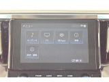 ディスプレイオーディオを装備。スマホとクルマをつなぐことで、これまでのナビに加えて、いろんなサービスが楽しめます。