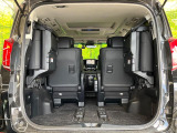【パワーバックドア】スマートキーや運転席のボタンを押すだけでリアゲートが自動で開閉します!荷物を持っている時や、高い位置にあるバックドアを閉める際に便利な機能です♪