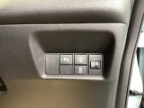 VSA(横滑り抑制)は滑りやすい路面・カーブを走っている時に起こりがちな横滑りをコンピューター制御で抑制し、運転にゆとりをもたらします。