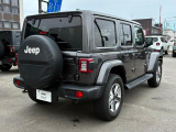 ジープの認定中古車は、新車登録9年以内、走行距離無制限の質の高い車両だけを厳選し、専門のサービスエキスパートが精密なコンディションチェックを実施。