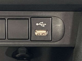 USB接続ポートは、エアコン操作パネルの下にあります!