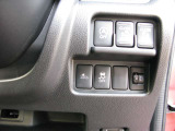 運転席右側に各種スイッチが集約されています!!