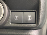 【両側パワースライドドア】スマートキーや運転席のスイッチで後席両側スライドドアの開閉が可能♪電動だから力を入れてドアを開ける必要が無く、小さなお子様でも簡単に開け閉めでき快適です♪