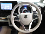 運転が楽しくなる明るく開放的な運転席まわりです。
