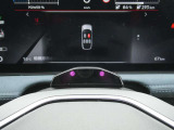 ドライバーモニターシステム:走行中に運転者が一定時間以上目を閉じたり、顔の向きを前方から大きく外したりするなどして居眠りやわき見などをしているとシステムが判断した場合音と表示で警告します。