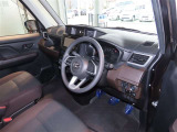 見通しのよいすっきりとした視界で、誰でも運転しやすいです。運転のしやすさは疲れにくさにも繋がりますよ♪