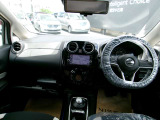 車内。視界も良好でストレス無く快適なドライブをご提供できます♪