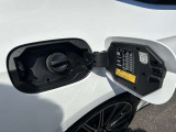 人間工学をもとに設計されたメルセデス・ベンツのシートは、柔らか過ぎず長距離のドライブでも疲れにくい構造になっております。車の運転で腰に負担を感じられる方は是非一度お試しください。