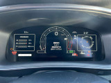 スッキリしたデザインのメーターは運転時の視線移動が少なくて済むので、安全性にも一役かってくれます。