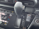 【 シフト 】スムーズなシフトチェンジで快適にお車を操縦していただけます!//