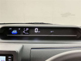 視認性に優れたメーターを採用しており、走行中でも車速や情報が分かりやすく表示されます。運転時の視線移動をむりのない範囲に抑え、快適で安心感のあるドライブをサポートします。