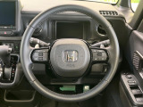【ホンダセンシング】走行中に前方の車両等を認識し、衝突しそうな時は警報とブレーキで衝突回避と被害軽減をアシスト。より安全にドライブをお楽しみいただけます。