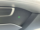 ハイビームアシストは周囲の明るさから対向車や先行車、街灯の有無などをフロントカメラが検知して、自動でハイビーム(上向き)とロービーム(下向き)を切り替える機能です。