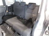 ゆとりある広々とした車内空間は、ドライブを始め買い物やレジャーなど、幅広く活躍します。一人でもみんなとでもお出かけを楽しみましょう!