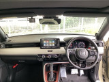 【e:HEV】走行シーンに合わせて、EV・ハイブリッド・エンジンの3つのモードを自動で切り替えるので、街乗りから高速走行までスムーズなドライブを楽しめます。