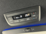 リア席のエアコンも温度調節可能です。