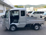 ドア開口部は広々としているので乗り降りしやすいです♪