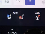 本革シートには、背もたれと座面から爽やかな風が吹き出るシートベンチレーション機能を搭載。夏の暑い日にもシートと密着している背中や足腰の蒸れを防ぎ、快適なドライブを楽しむことができます。