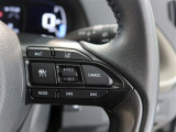 アダプティブクルーズコントロール機能付きです。走行中に先行車の様子を検知しながら、設定した車速の範囲内で先行車との距離のキープを支援します。詳細は販売店スタッフまでおたずねください。