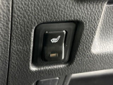 【シートヒーター】寒い日に重宝するシートヒーター!エアコンより早く温まってくれるので寒がりの人も安心ですね♪エアコンの温風は乾燥するから苦手、という方にもをおすすめです。