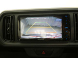 バックモニターがついていますのでバックでの駐車が苦手な方でも大丈夫です。実際のバック駐車は目視確認と合わせてお使い下さい。
