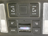 【両側パワースライドドア】スマートキーや運転席のスイッチで後席両側スライドドアの開閉が可能♪電動だから力を入れてドアを開ける必要が無く、小さなお子様でも簡単に開け閉めでき快適です♪