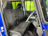 運転席シート廻りは使用感も少なく、良好な状態となっています。丁寧に使われていたことがよくわかりますね。