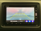 バックでの車庫入れも安心です! リアカメラが付いているバックモニター付のナビを装備しております。操作線もついており距離感も画面から確認できます。