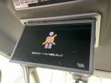 【フリップダウンモニター】大画面モニターで後席でもエンタメをお楽しみいただけます。小さなお子様にも大人気の装備です♪