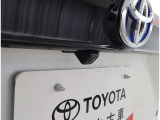 バックカメラが付いているので後方確認が非常にしやすいです。今や運転初心者も熟練者も必須装備!ついていて損はないですね♪