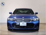 【キドニーグリル】BMWは約90年もの間、ほぼ全ての車両にひと目でBMWだと分かるこの特徴的なフロントグリルが備えられ、デザイン・アイコンとして親しまれてきました。