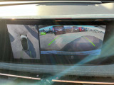 【アラウンドビューモニター】周囲を見渡せる映像で、スムースな駐車をサポートします