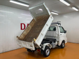 荷台がしっかり上がるので中の積載物を楽に落とせます。