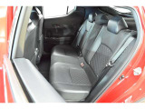 中古車をキレイで気持ちよくお乗りいただけるよう、エンジンルームからシートを外した洗浄まで、目に見えない部分も徹底的に洗浄しています!