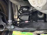 お車を安心してお乗りいただく為には、足回りの定期点検が欠かせません。サービスサポート(有償保証)では無料点検もご提供しており、安心のカーライフをお過ごしいただけるサポート体制が整っています。
