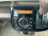 オートエアコン付き♪温度調整、風量調整も自動でしてくれますから、車内はいつも快適空間でございます!想像以上に便利な装備なんですよ☆