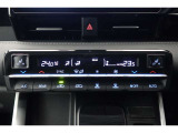 ★運転席と助手席でそれぞれお好みに合わせて温度設定が行えるフルオートエアコンです。外気温や室温、日射量を感知し、吹き出し温度、風量を緻密に制御します
