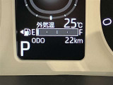視認性に優れたメーターを採用しており、走行中でも車速や情報が分かりやすく表示されます。運転時の視線移動をむりのない範囲に抑え、快適で安心感のあるドライブをサポートします。