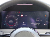 【メーターパネル】素早く車の情報が読み取れる、視認性に優れたシンプルなデザインのメーターパネルです。
