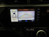 バックモニターを装備しています。車庫入れ時等に車両後方が確認出来るのでとても便利です。