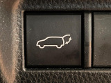 【パワーバックドア】スマートキーや運転席のボタンを押すだけでリアゲートが自動で開閉します!荷物を持っている時や、高い位置にあるバックドアを閉める際に便利な機能です♪