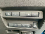 運転席右側には電動スライドドア等各種スイッチが集約されています!!