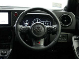 各操作スイッチなどもハンドルから手を放すことなく操作可能で安全運転に支援いたします!
