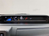 視認性に優れたメーターを採用しており、走行中でも車速や情報が分かりやすく表示されます。運転時の視線移動をむりのない範囲に抑え、快適で安心感のあるドライブをサポートします。